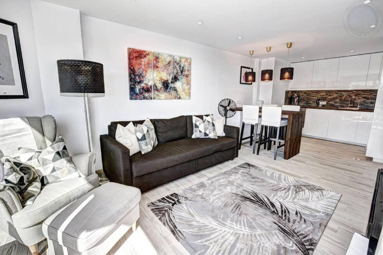 Stunning 1 Bed Apt Benalmadena Bagian luar foto